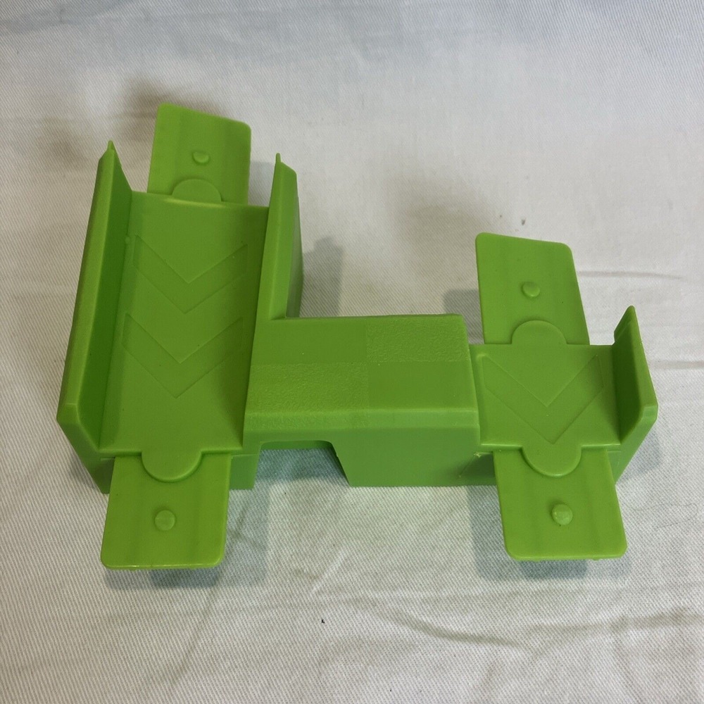 Hot Wheels Mario Kart Circuit Replacement Track Parts:‎ Double Short Ramp Piece